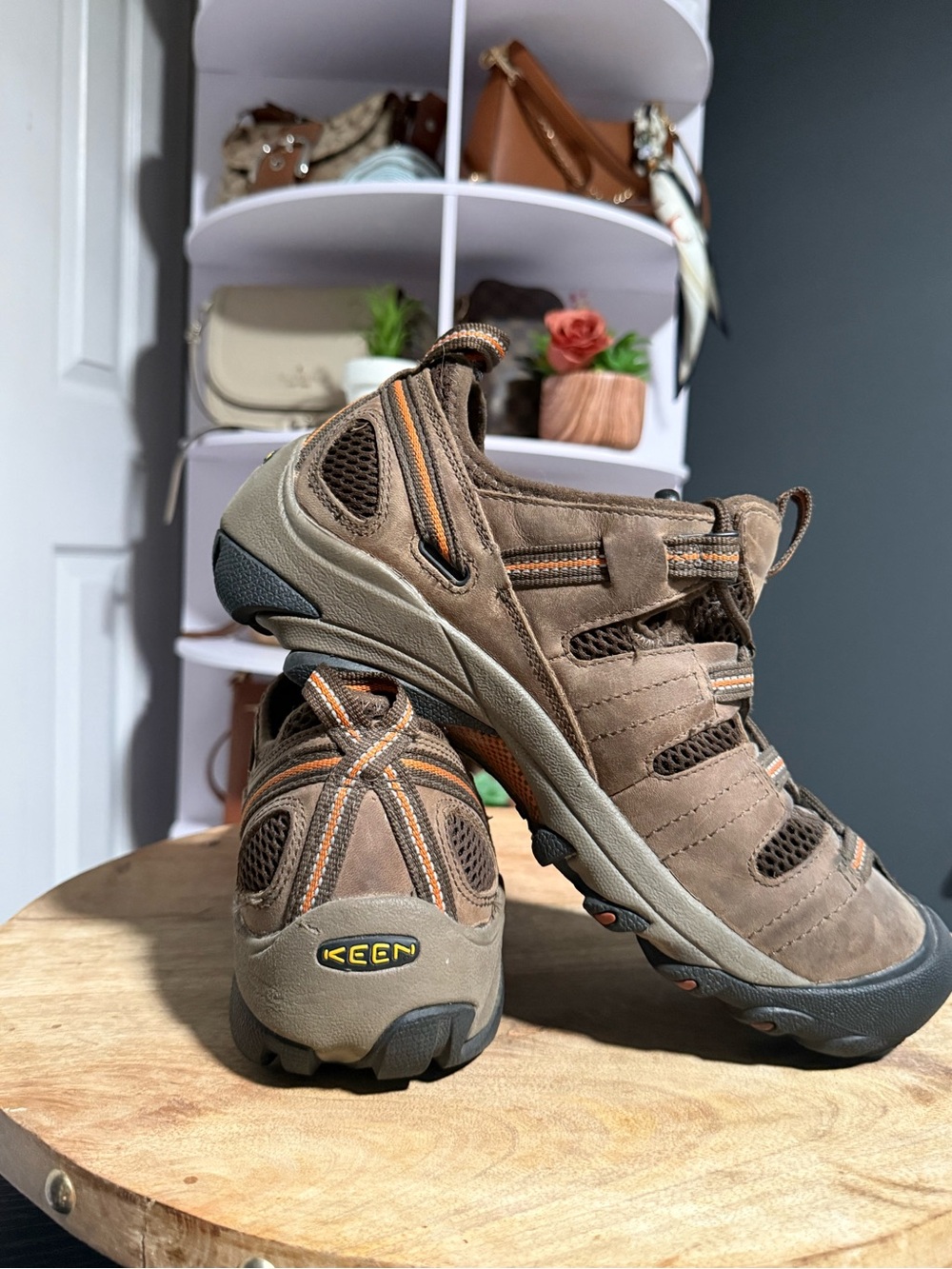 KEEN Men’s 9.5 Brown Leather Closed Toe Hiking Sport Sandals